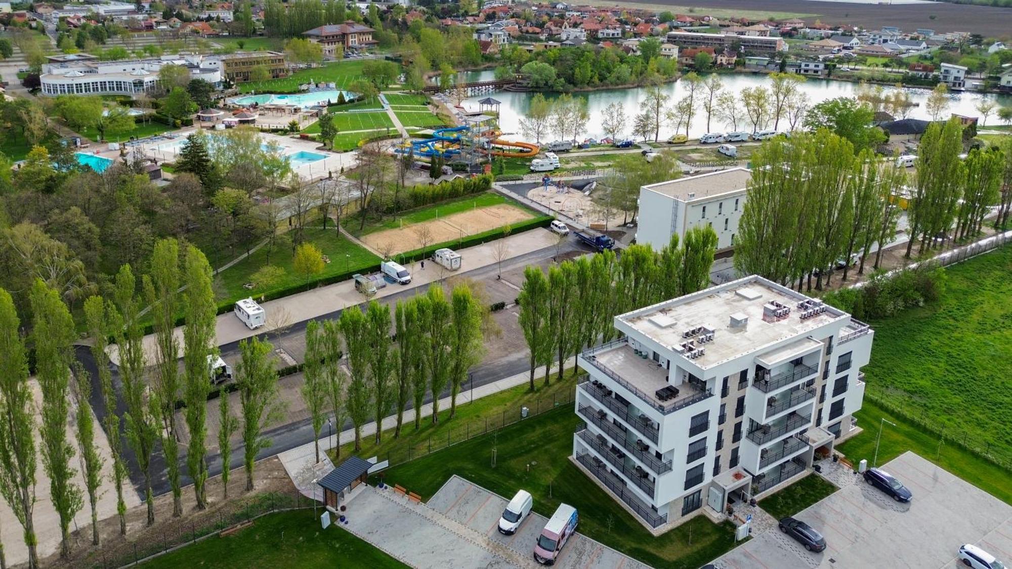 Kinga Apartman Дунайска-Стреда Экстерьер фото